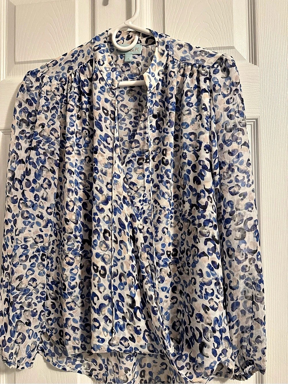 Vennicore'Small Leopard Print Blouse in Blue & Cream Size Small Like New